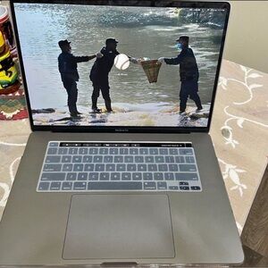 Apple MacBook Pro - Space Gray